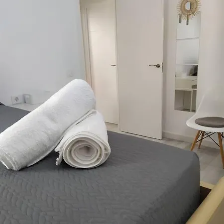 Apartamento Espectacular Piso En La Misma Plaza Del Mentidero. *